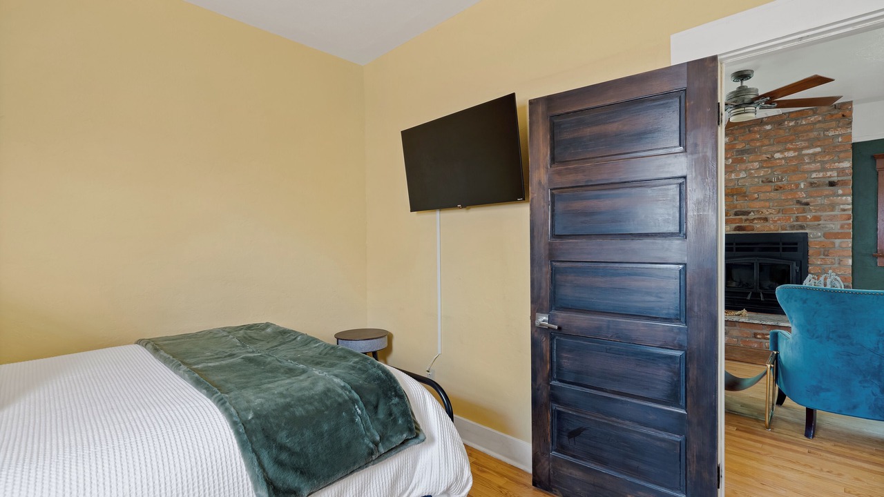 Photo of Bedroom in West University