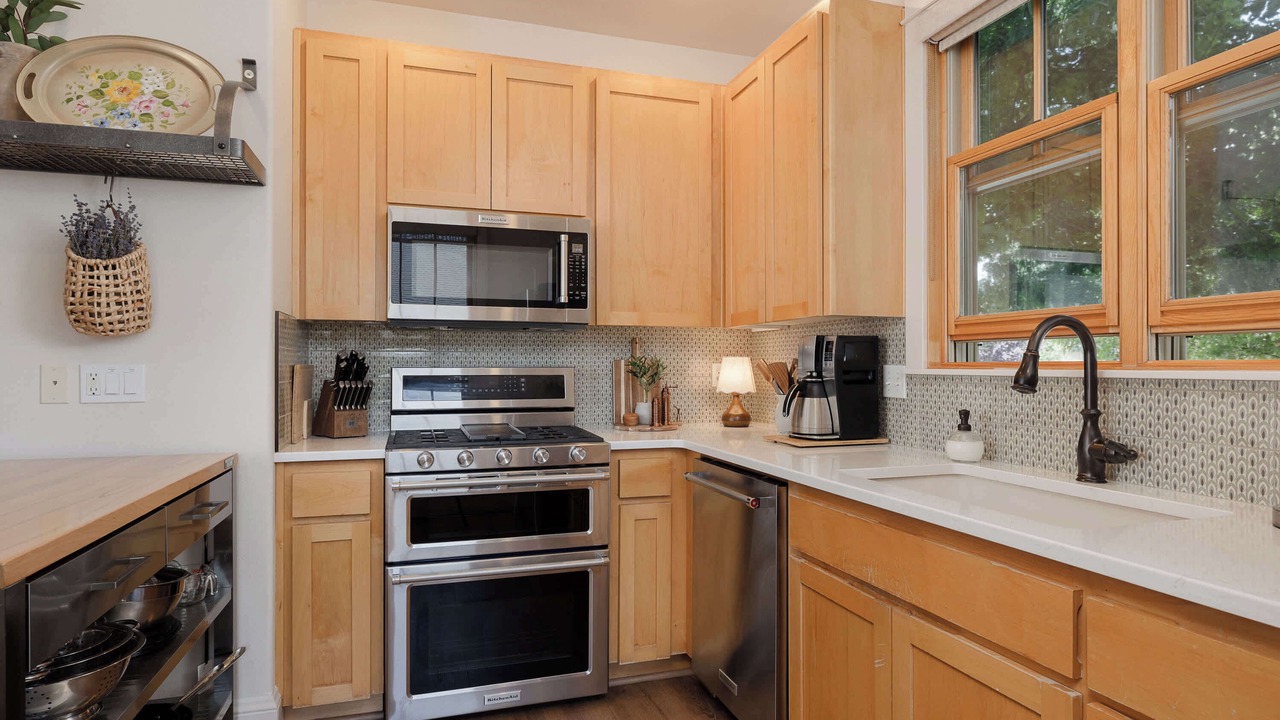 Photo of Others in Sisters