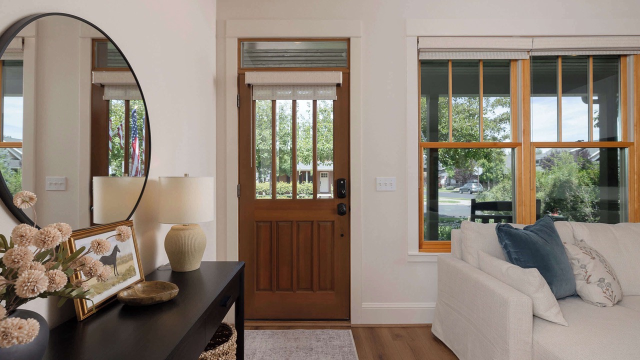 Photo of Others in Sisters