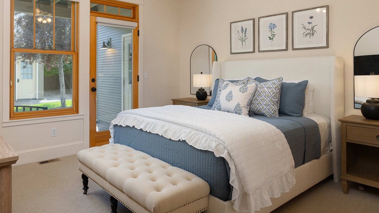 Photo of Others in Sisters