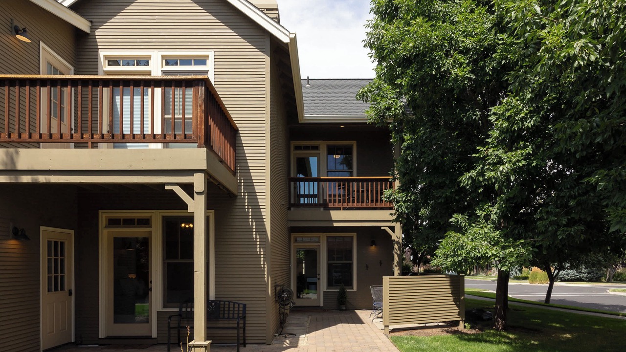 Photo of Others in Sisters