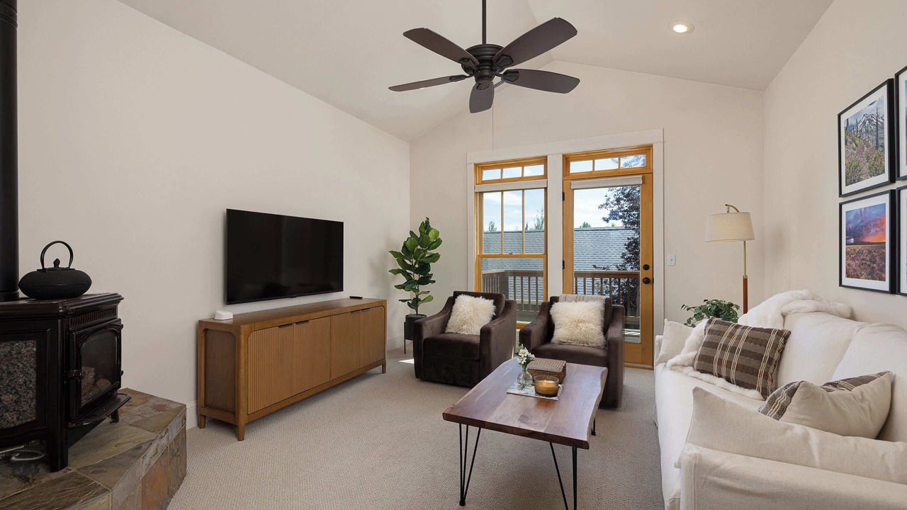 Photo of Others in Sisters