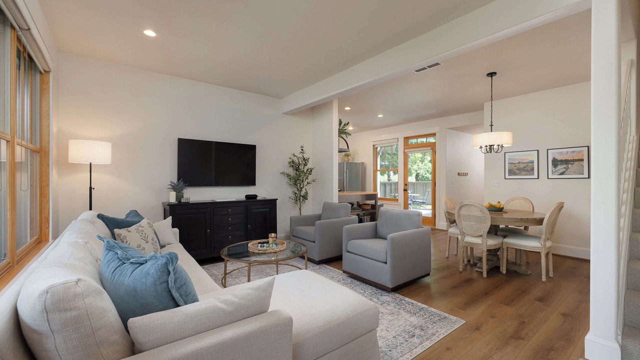 Photo of Bedroom in Sisters