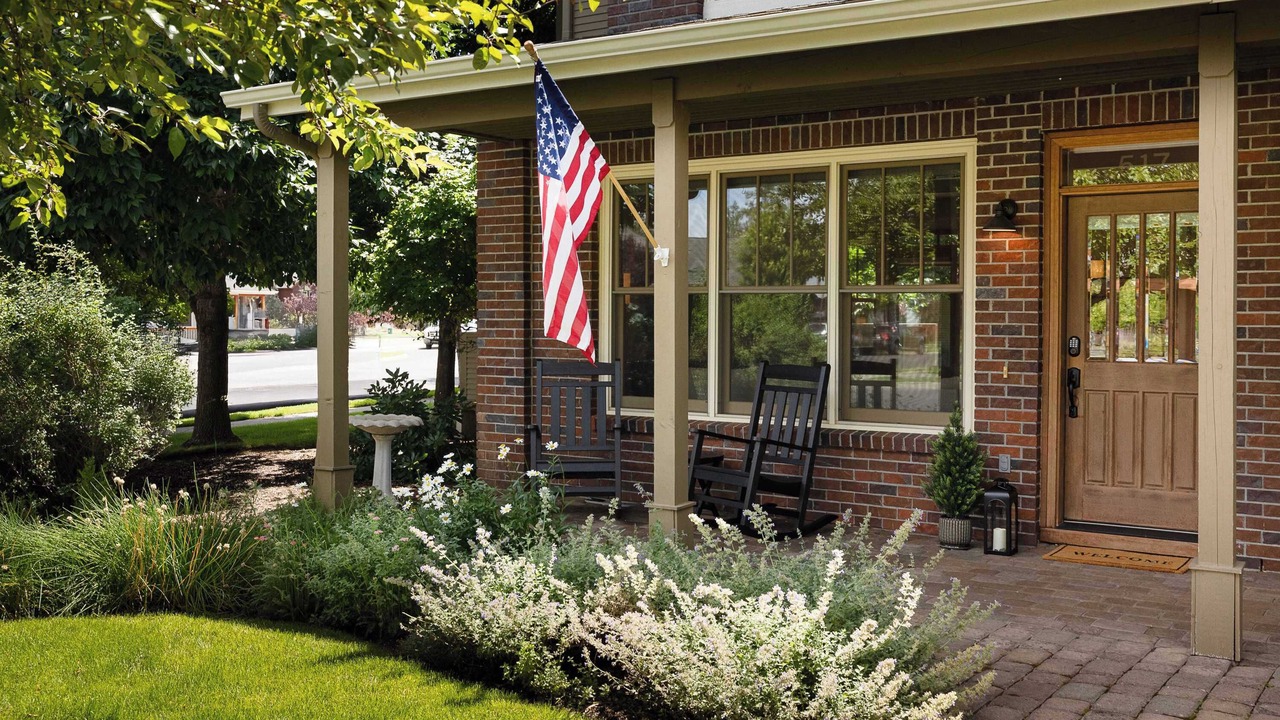 Photo of Others in Sisters