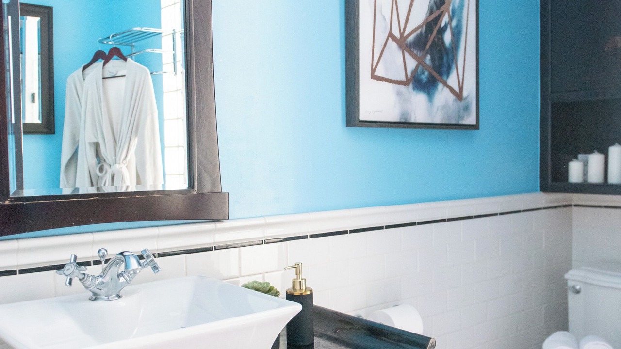 Photo of Bathroom in Fashion District