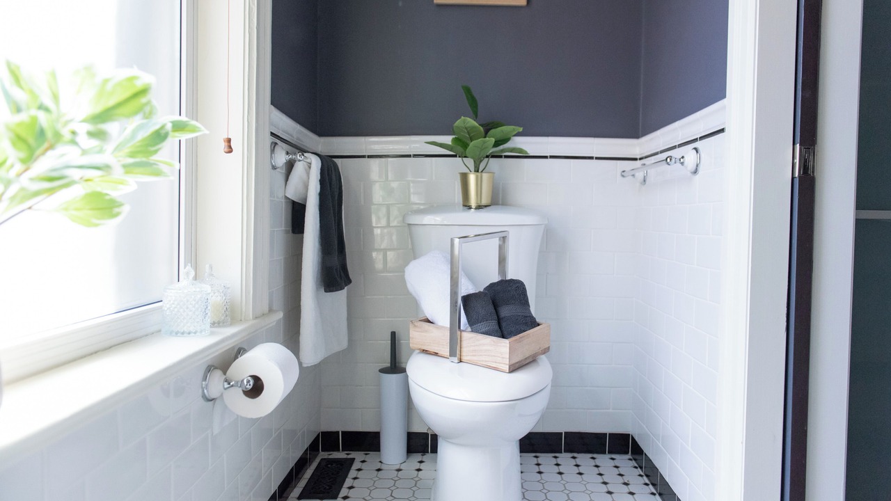 Photo of Bathroom in Fashion District