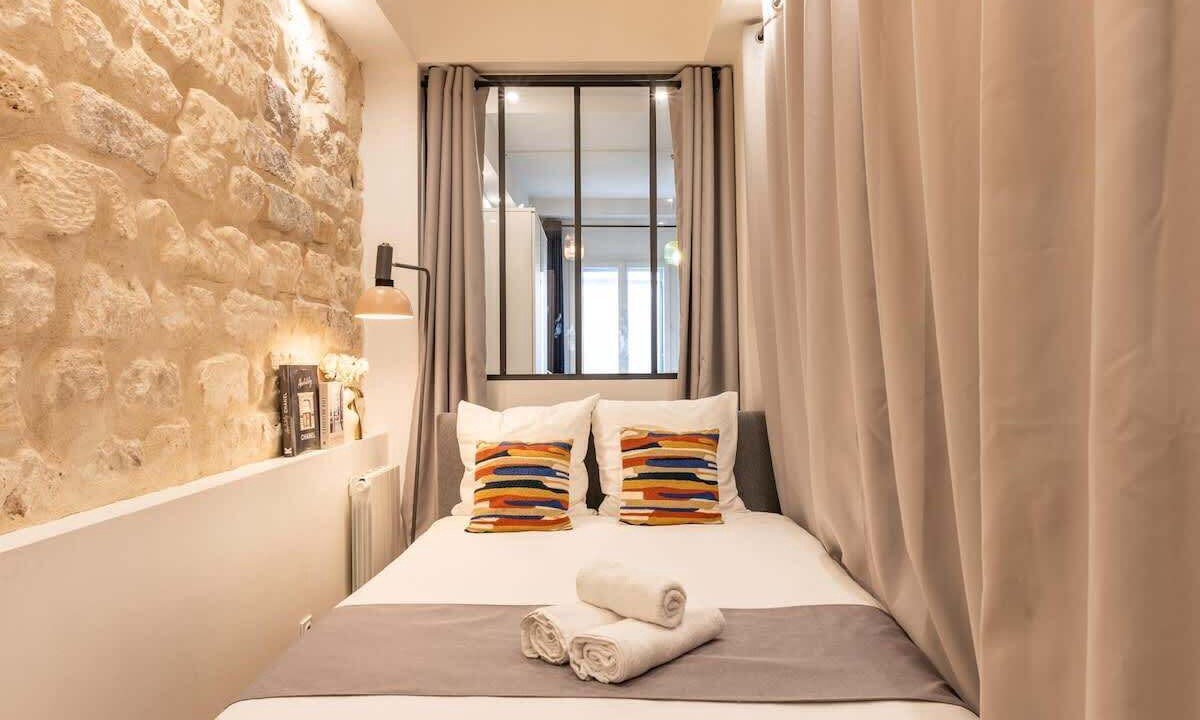 Photo of Bedroom in 18th Arrondissement