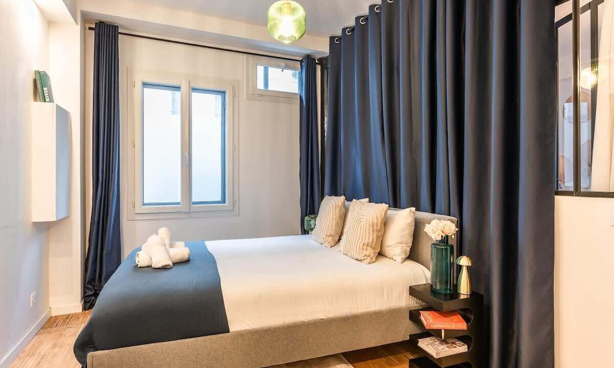 Photo of Bedroom in 18th Arrondissement