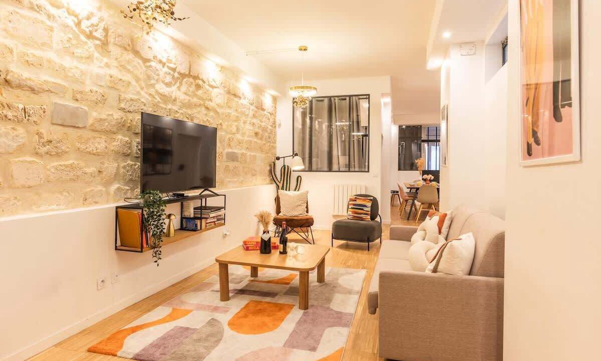 Photo of Livingroom in 18th Arrondissement