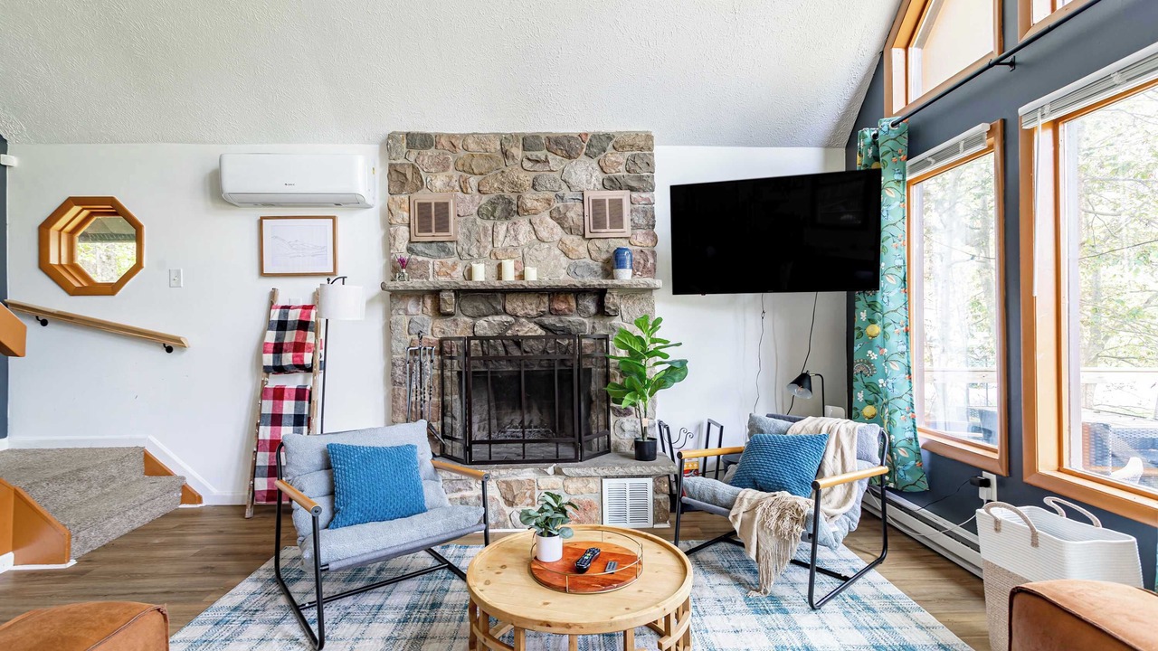 Photo of Livingroom in Tobyhanna
