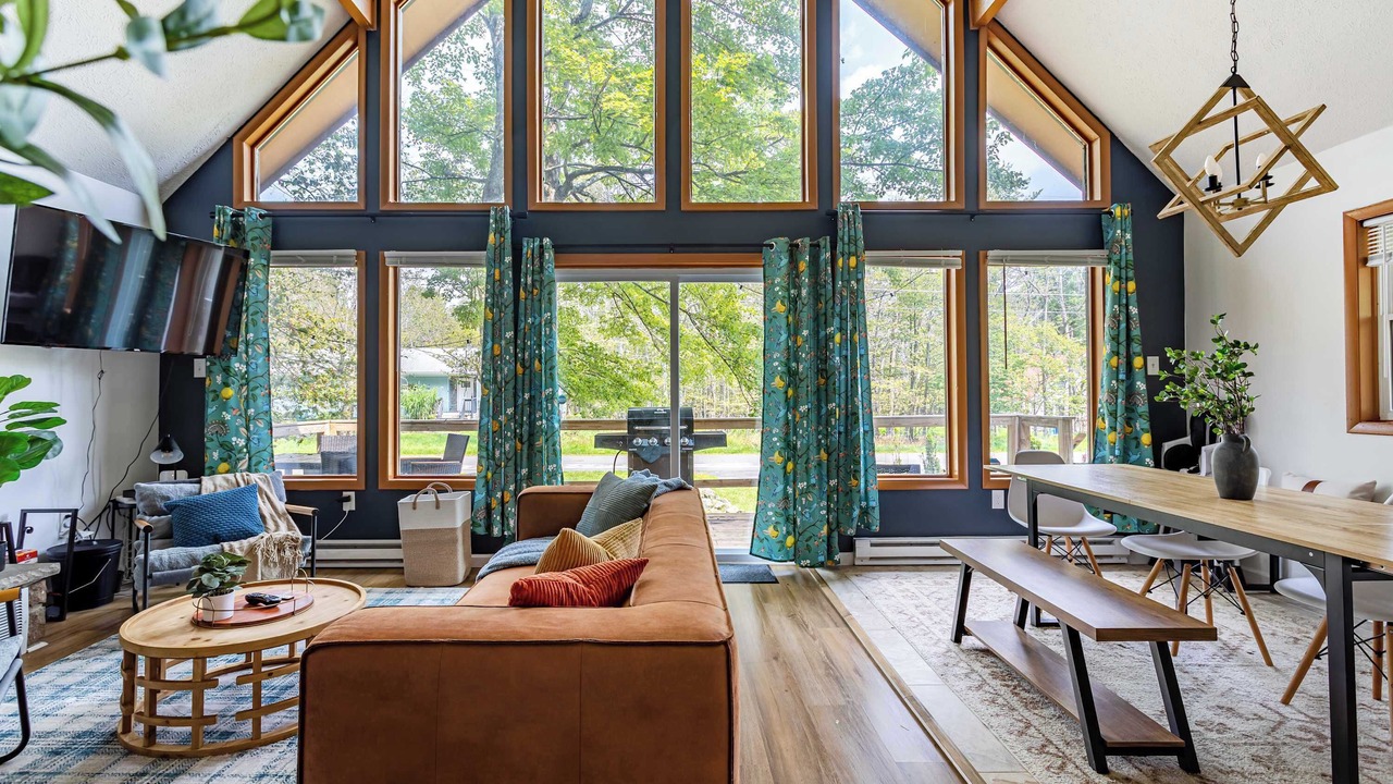Photo of Livingroom in Tobyhanna