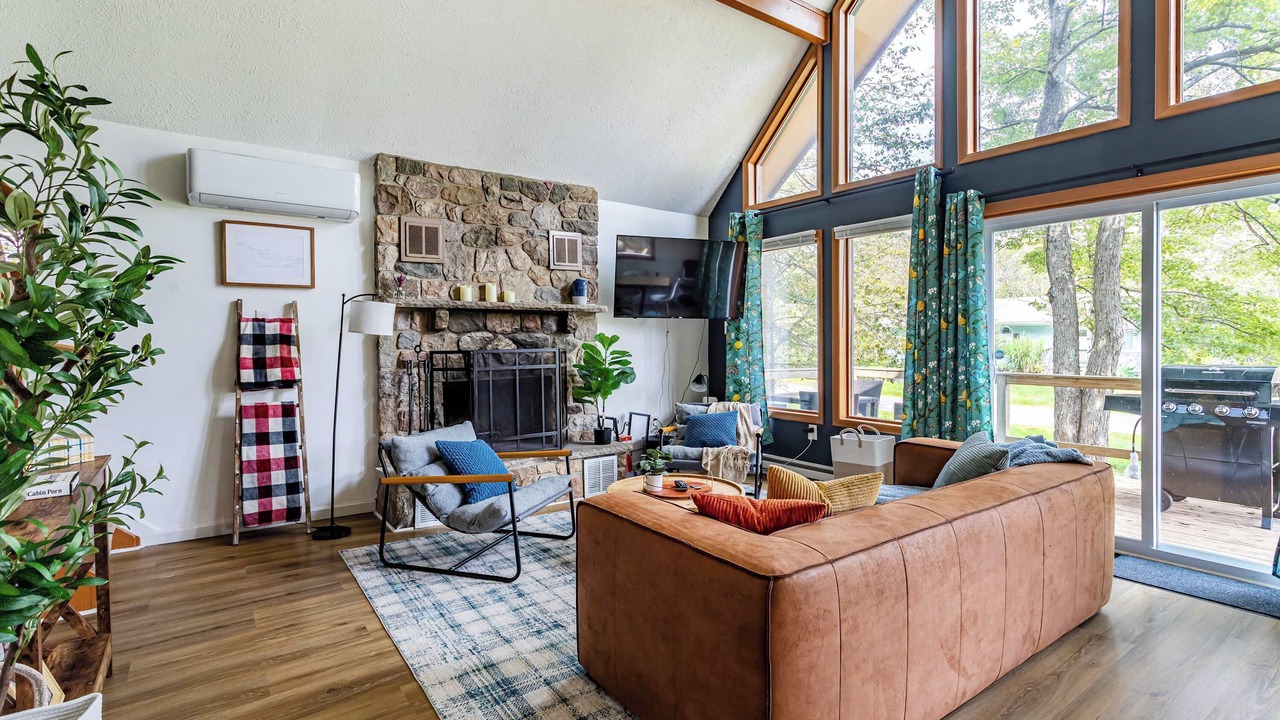 Photo of Livingroom in Tobyhanna