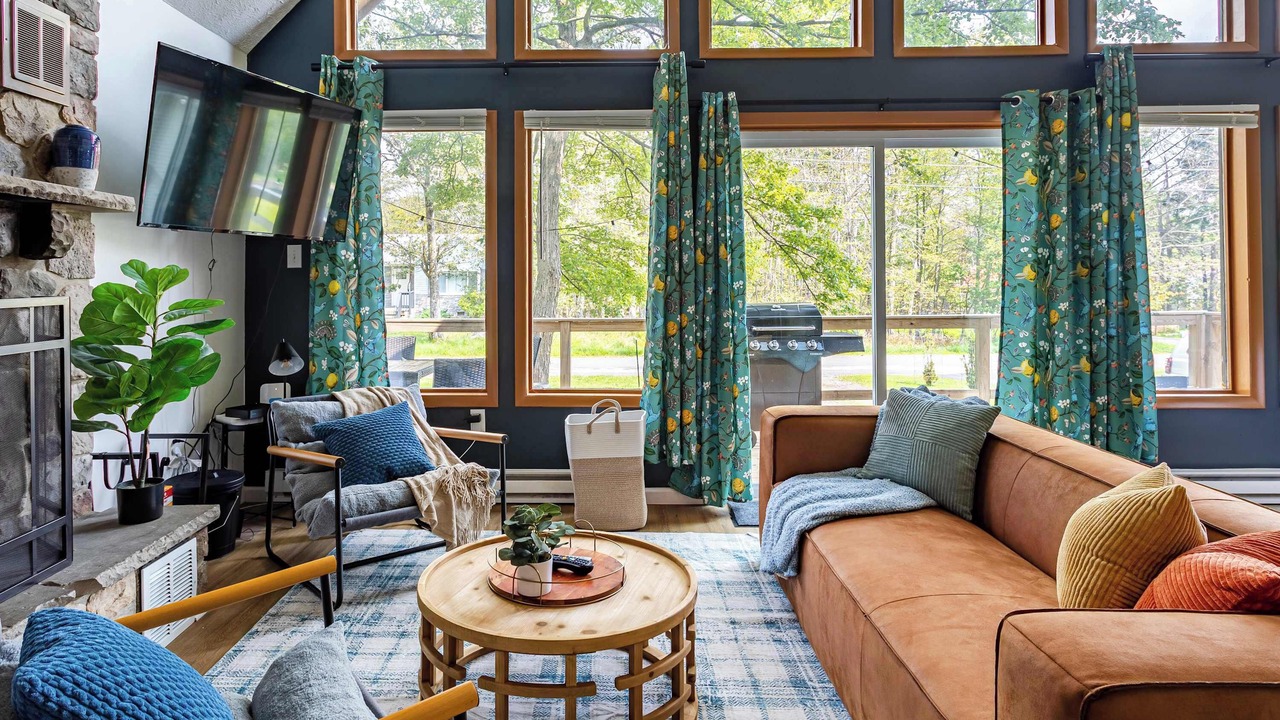 Photo of Livingroom in Tobyhanna