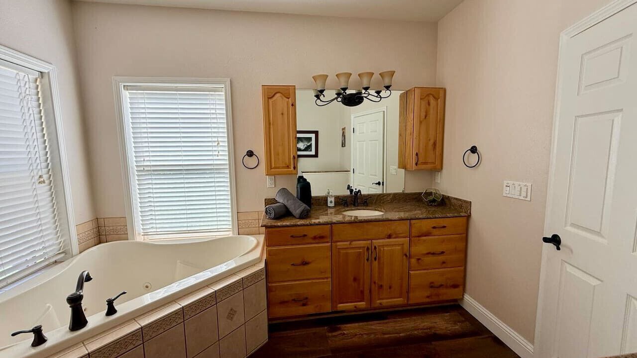 Photo of Bathroom in Mariposa
