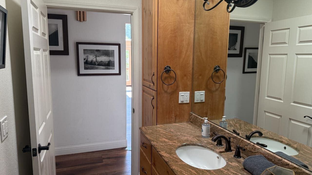 Photo of Bathroom in Mariposa