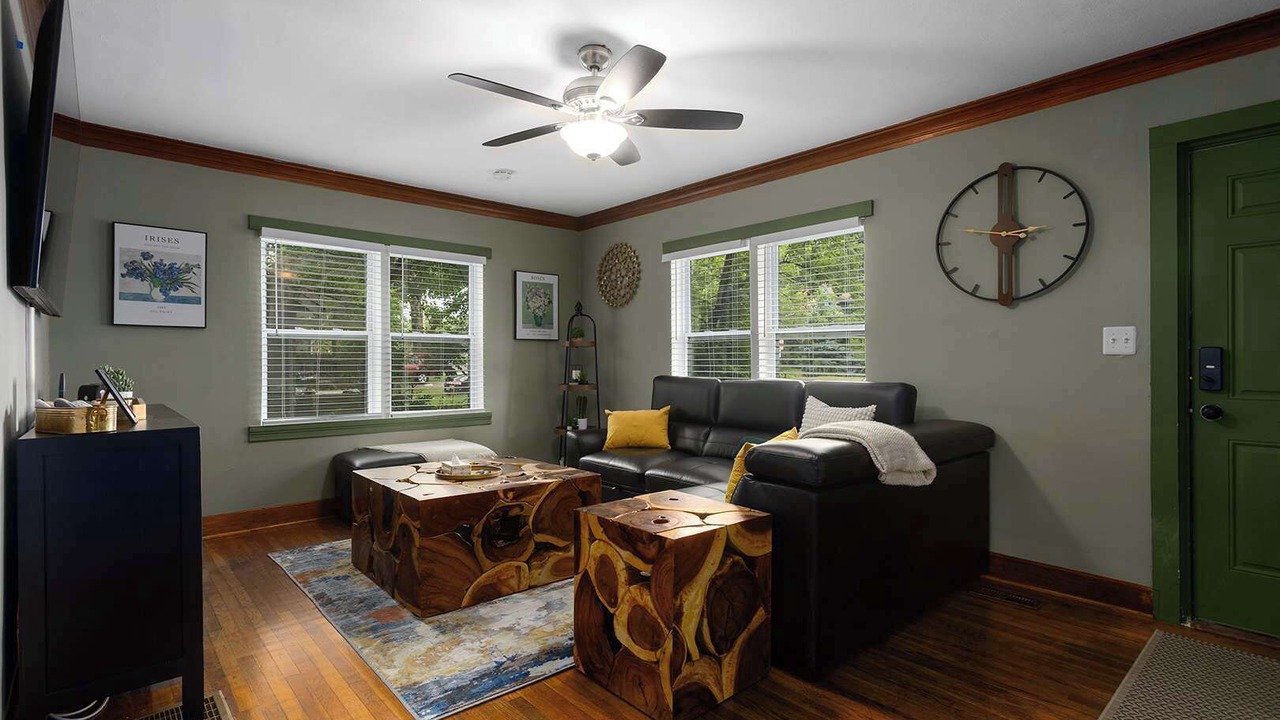 Photo of Livingroom in Overland Park
