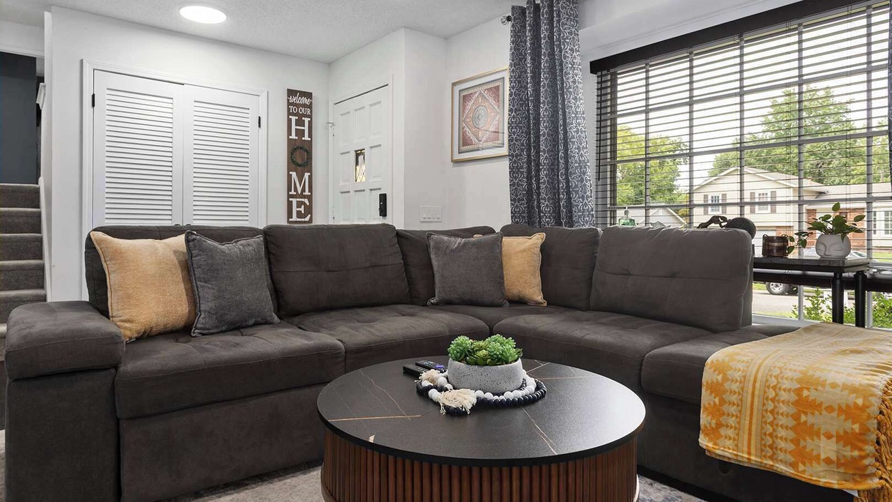 Photo of Livingroom in Lenexa