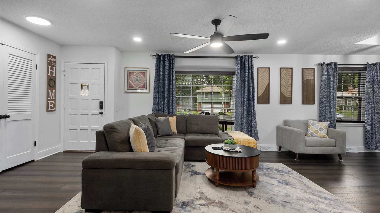 Photo of Livingroom in Lenexa
