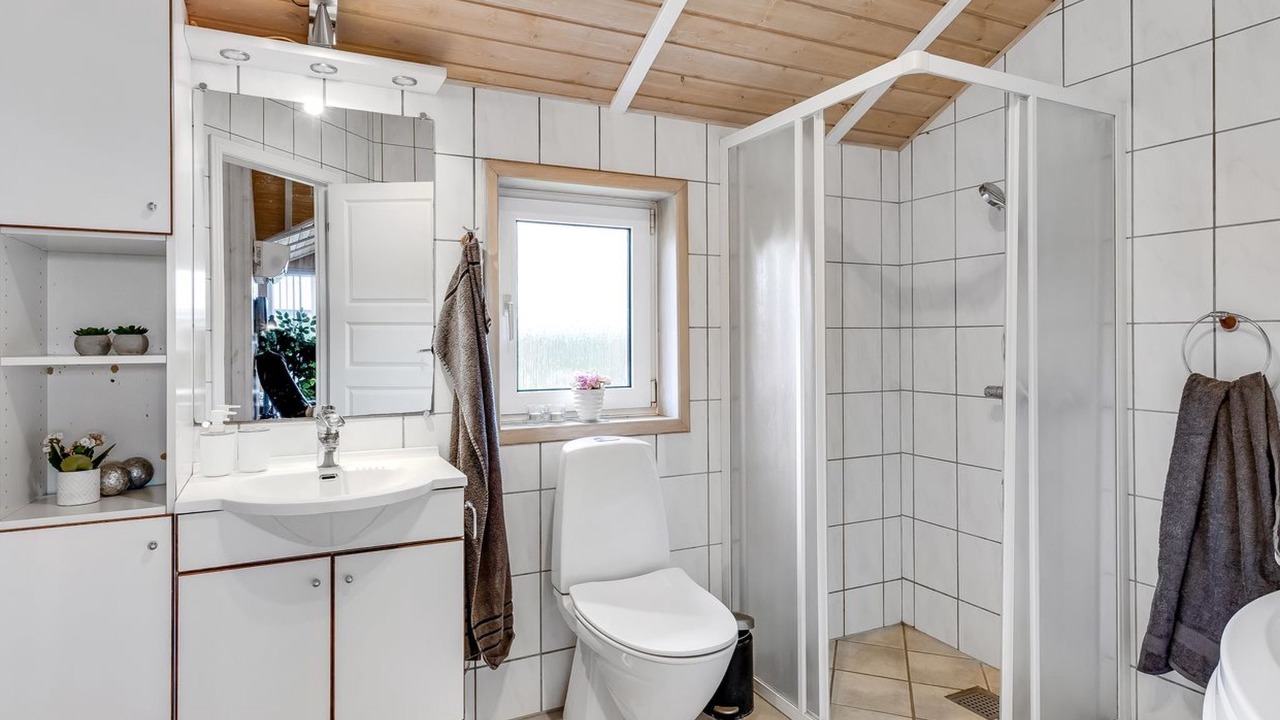 Photo of Bathroom in Flovt Strand