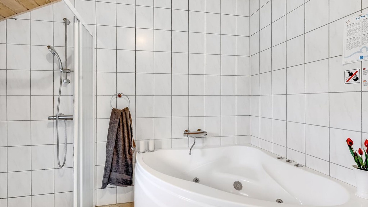 Photo of Bathroom in Flovt Strand