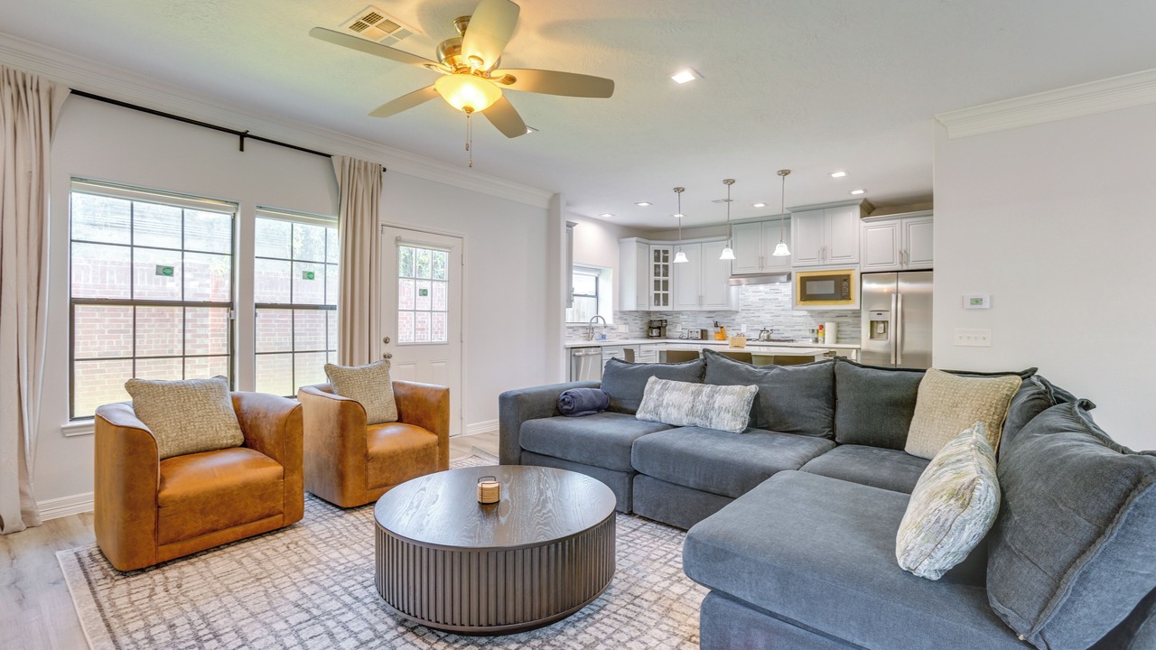Photo of Livingroom in Greater Fondren Southwest