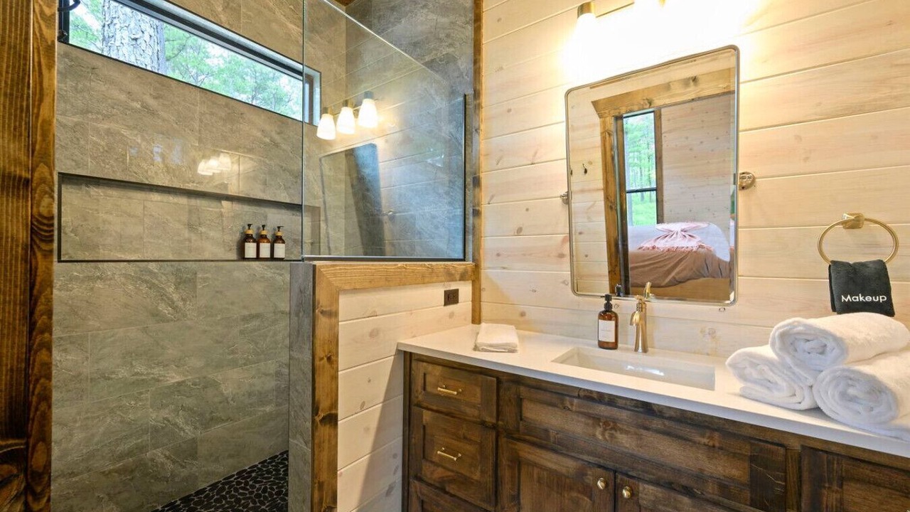 Photo of Bathroom in Pickens