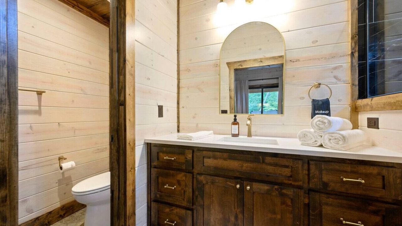 Photo of Bathroom in Pickens