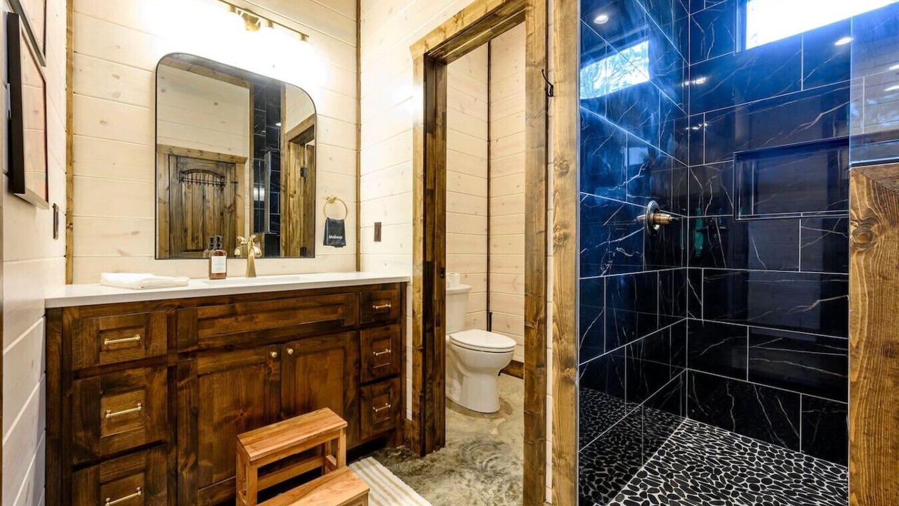 Photo of Bathroom in Pickens