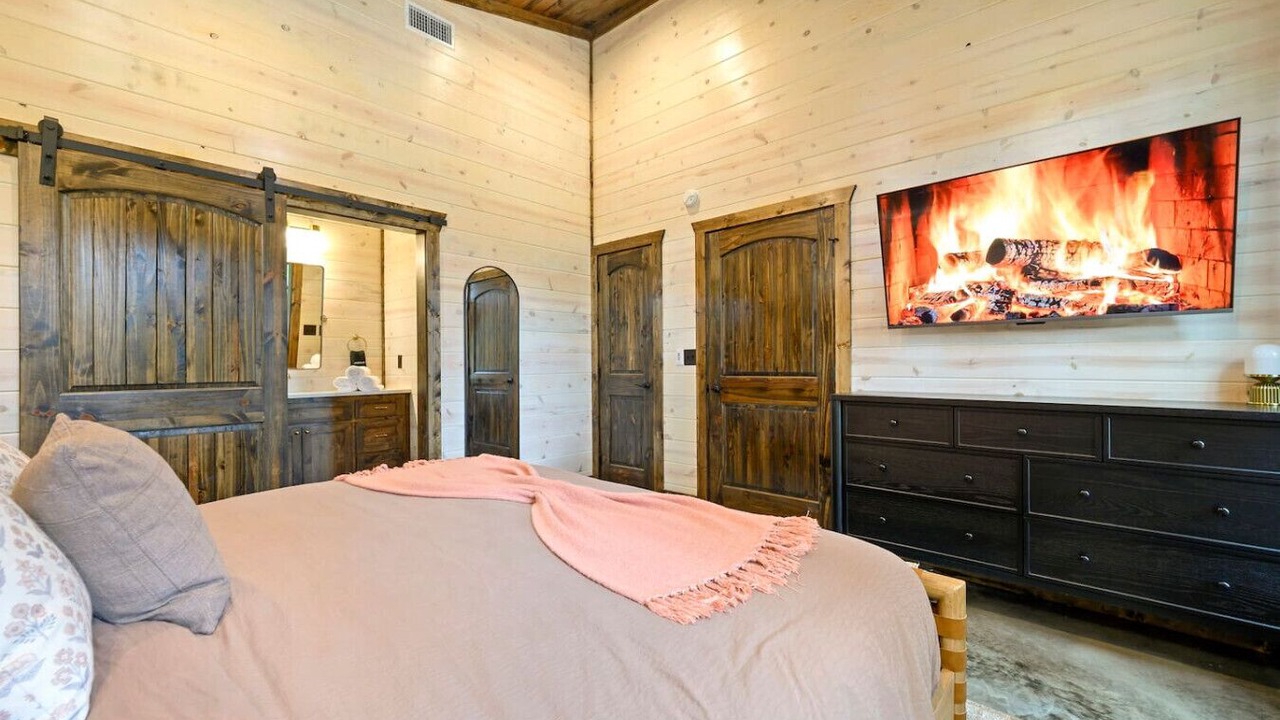 Photo of Bedroom in Pickens