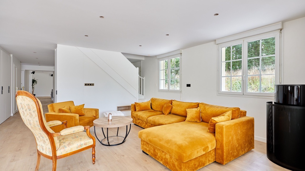 Photo of Livingroom in Surville