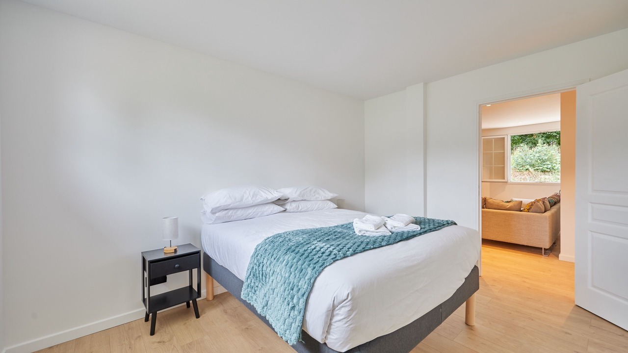 Photo of Bedroom in Surville
