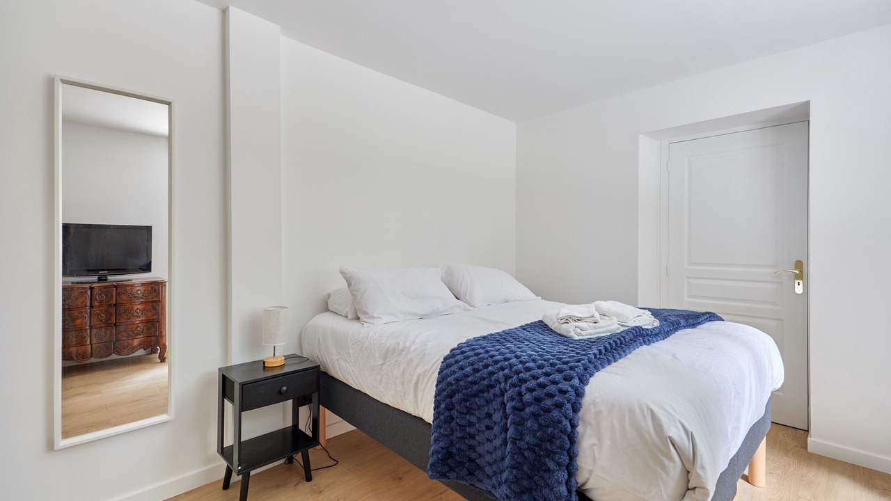 Photo of Bedroom in Surville