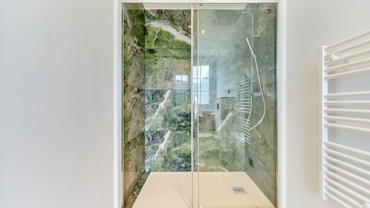 Photo of Bathroom in Surville