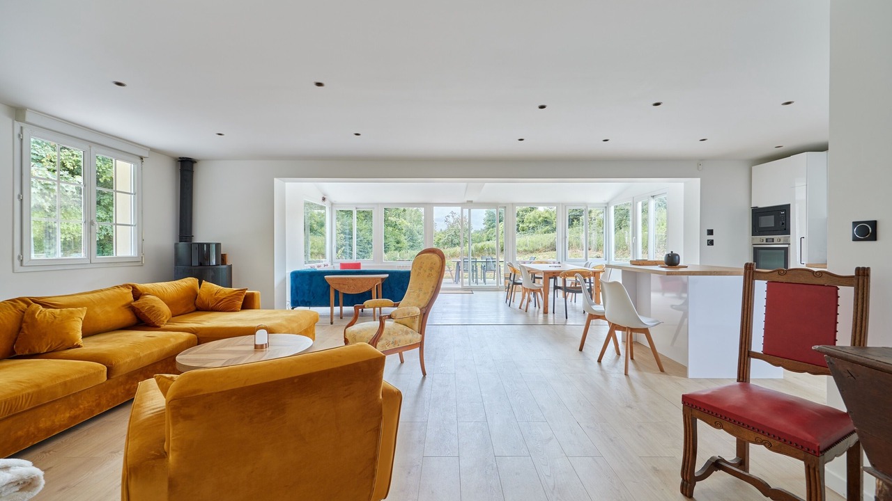 Photo of Livingroom in Surville