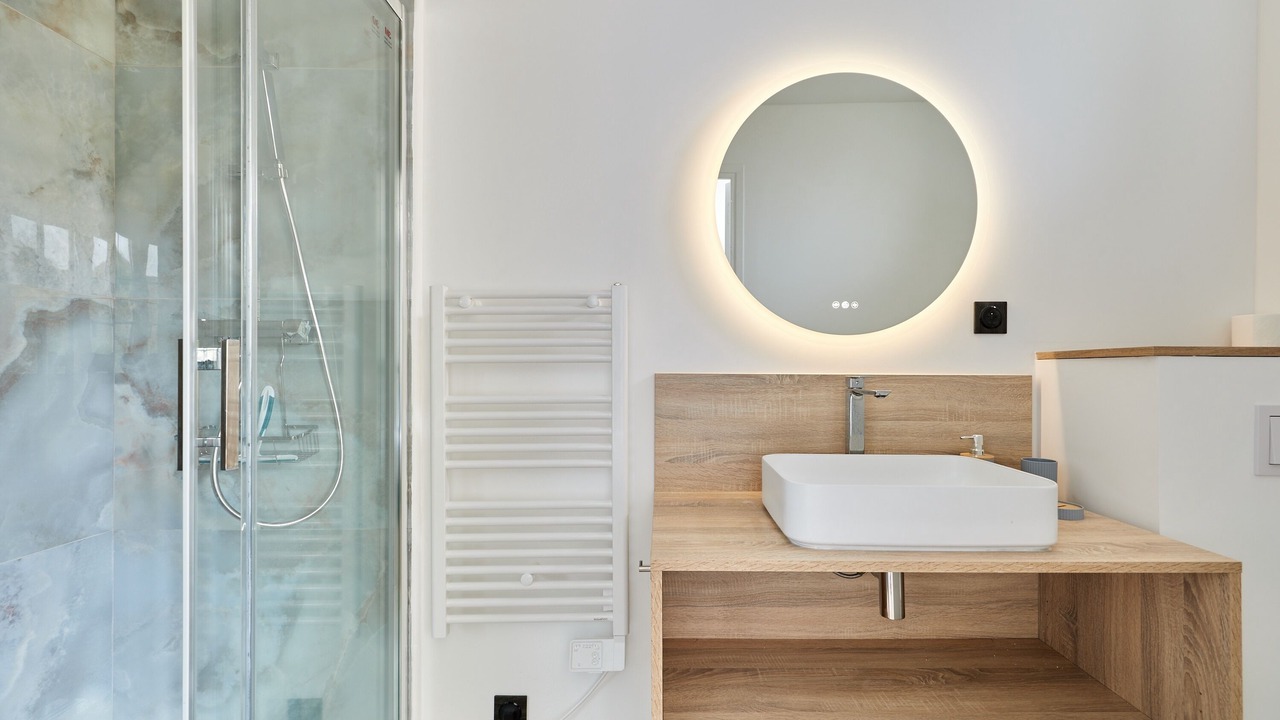 Photo of Bathroom in Surville