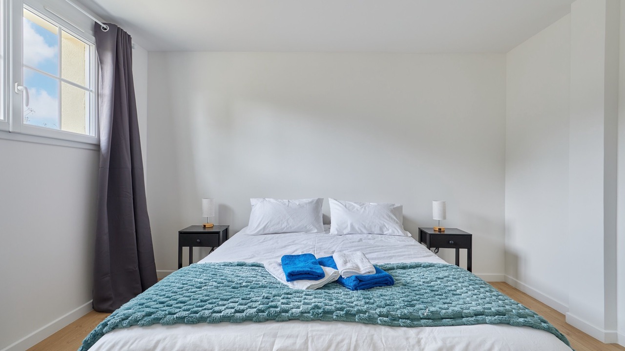 Photo of Bedroom in Surville