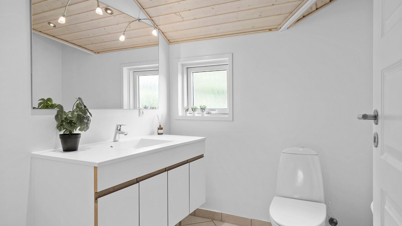 Photo of Bathroom in Hou