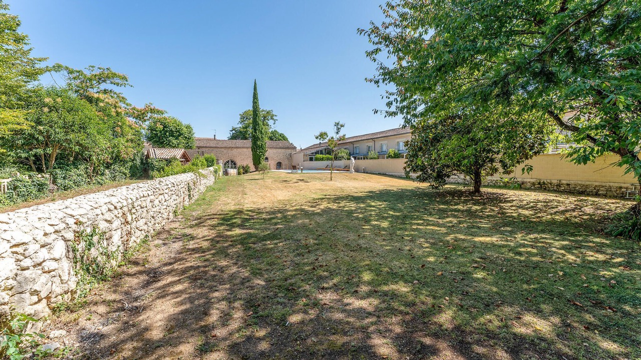 Photo of Others in Rauzan