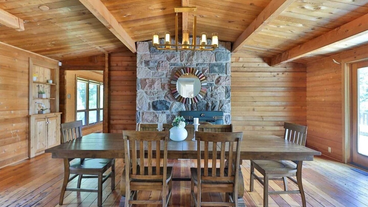 Photo of Livingroom in Pickering