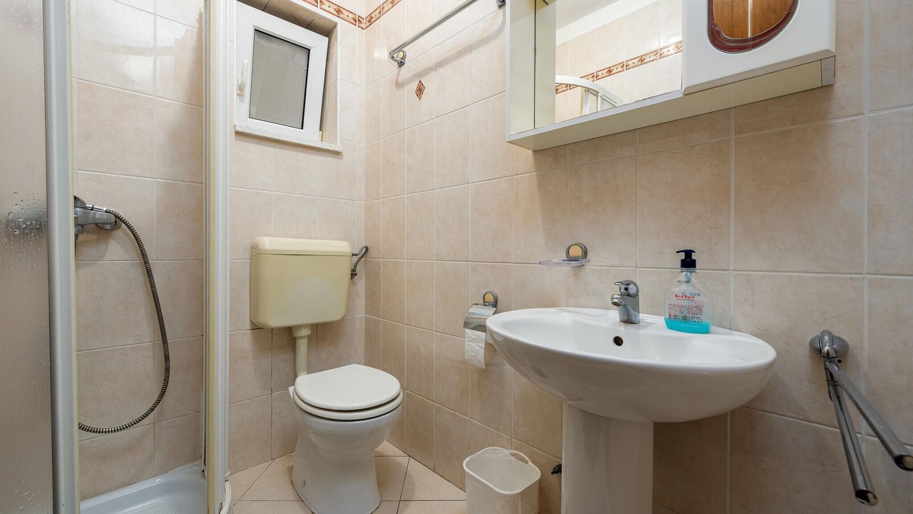Photo of Bathroom in Lukoran