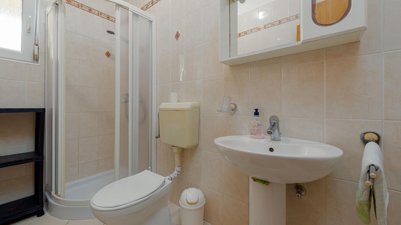 Photo of Bathroom in Lukoran