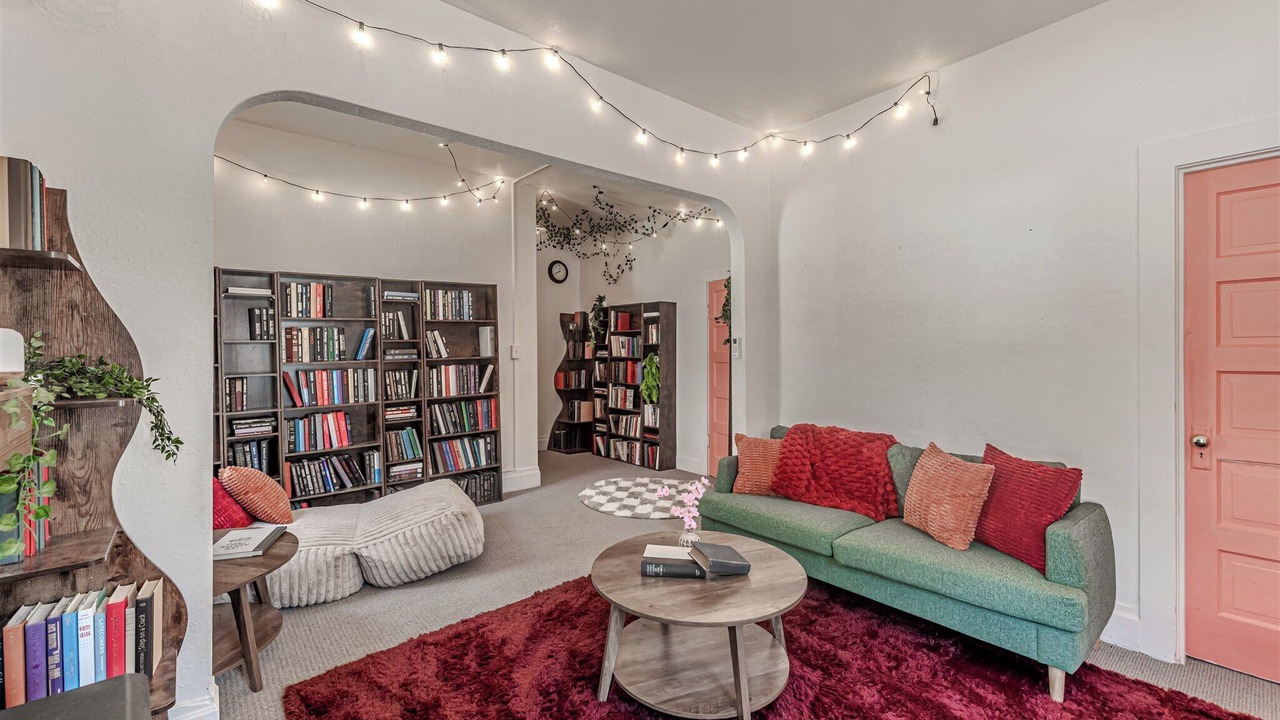 Photo of Livingroom in Alberton