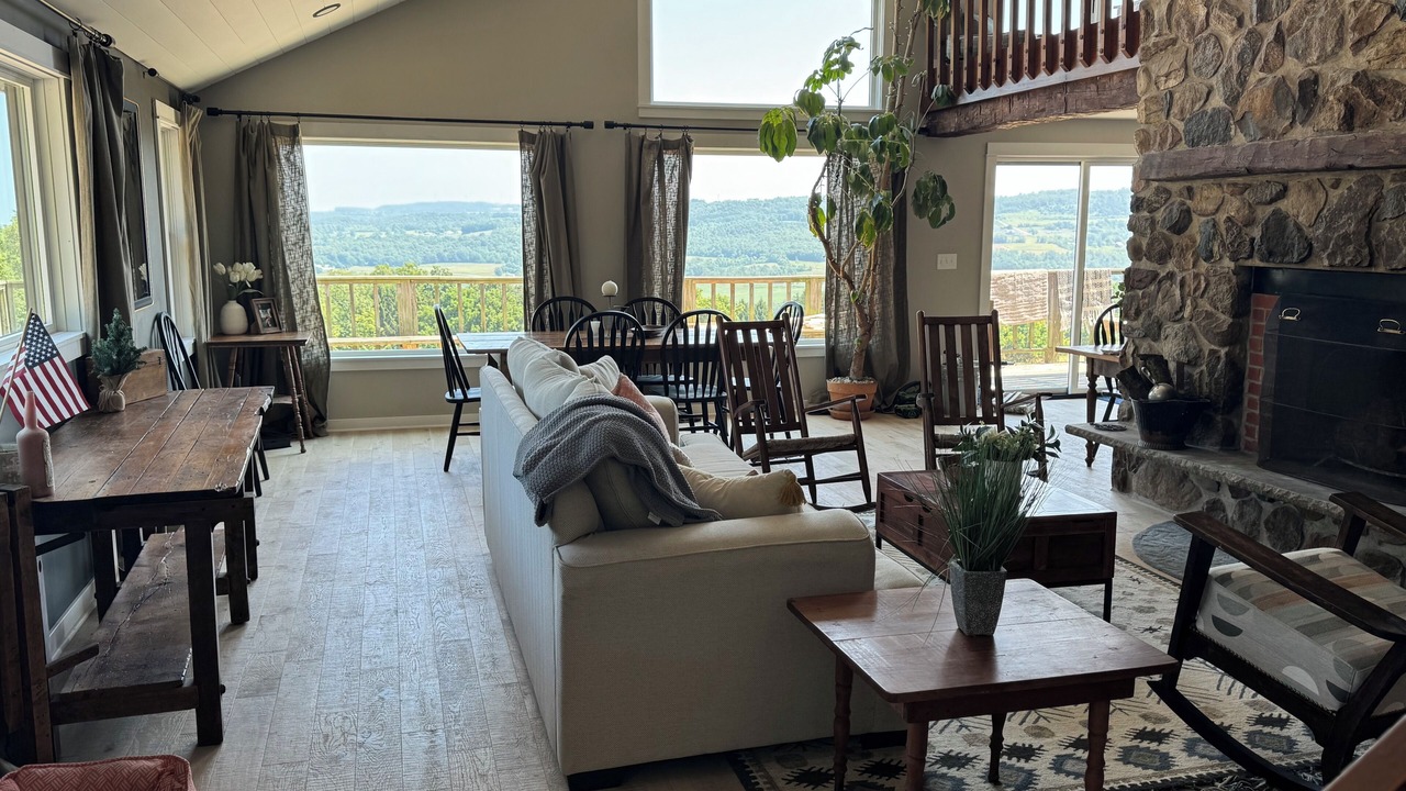 Photo of Livingroom in Cazenovia