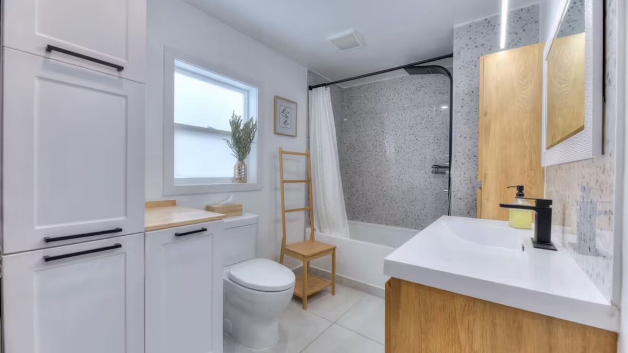 Photo of Bathroom in Saint-Hubert