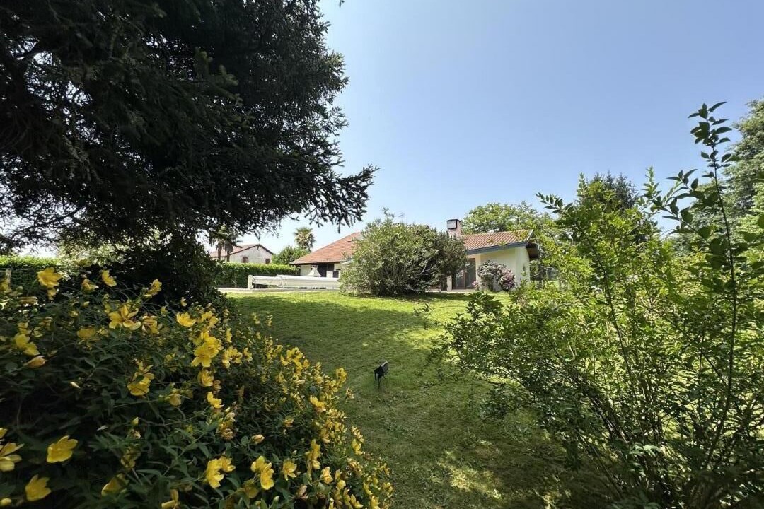 Photo of Outdoor in Poyartin