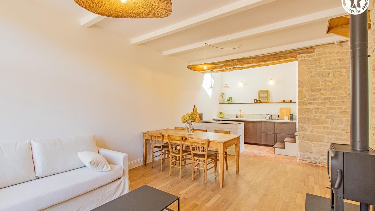 Photo of Livingroom in Chardonnay