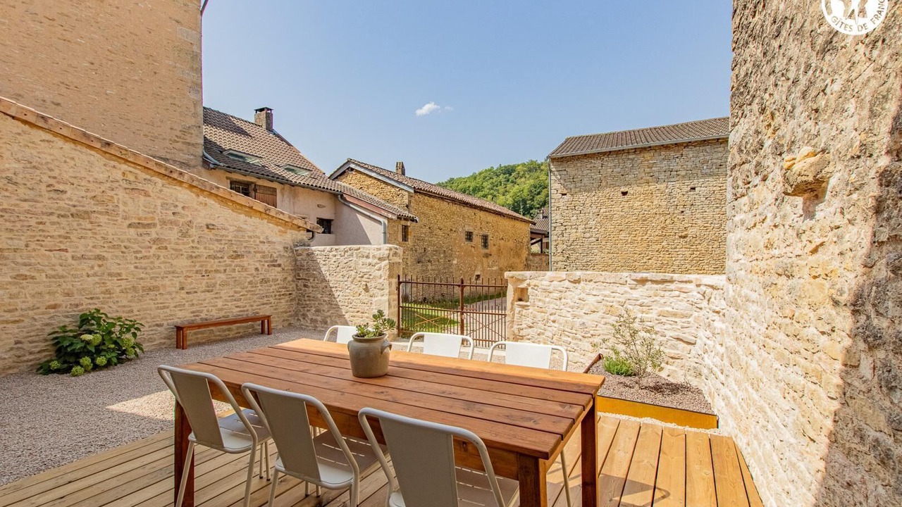 Photo of Outdoor in Chardonnay