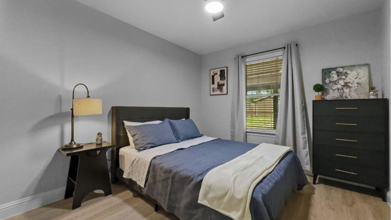 Photo of Bedroom in Central Arlington