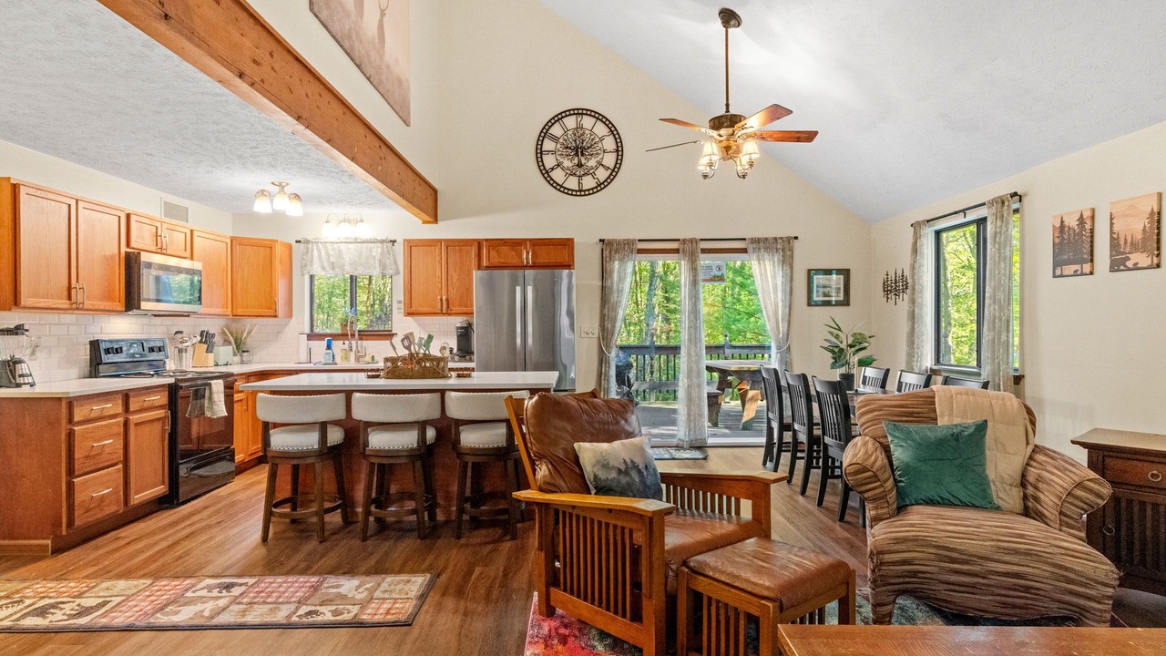 Photo of Livingroom in Jim Thorpe