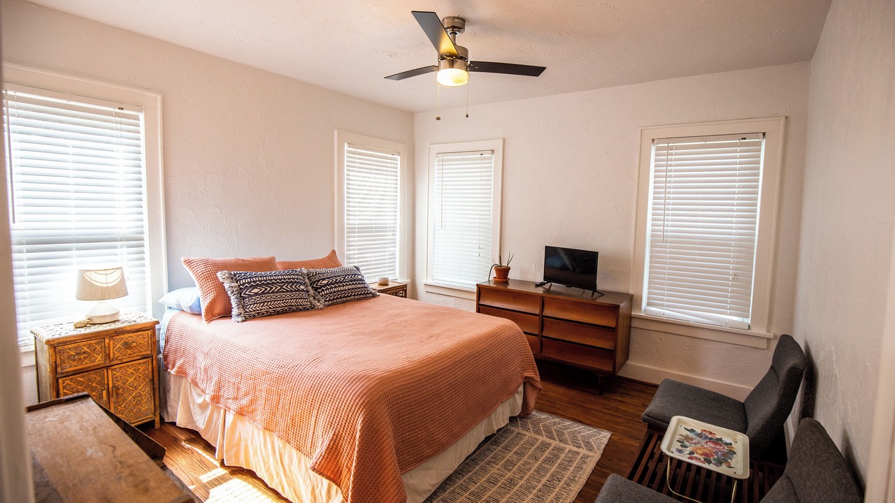 Photo of Bedroom in Crestwood